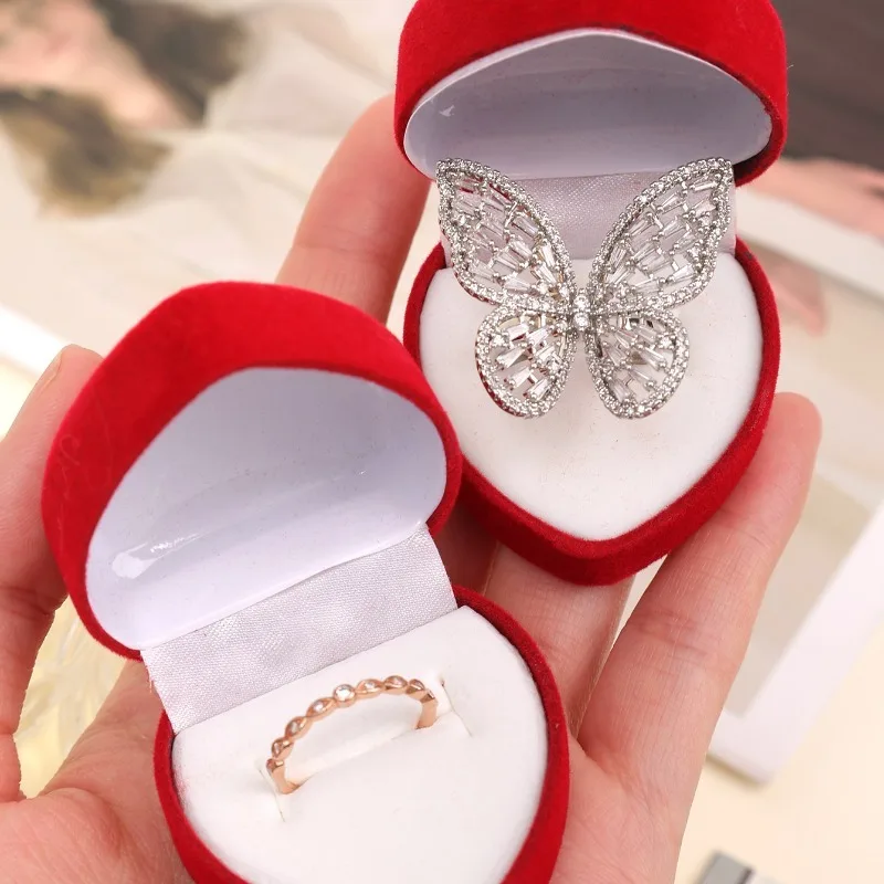 Czerwone flokowane pudełko na  – Ring Binder Box recenzja i cena