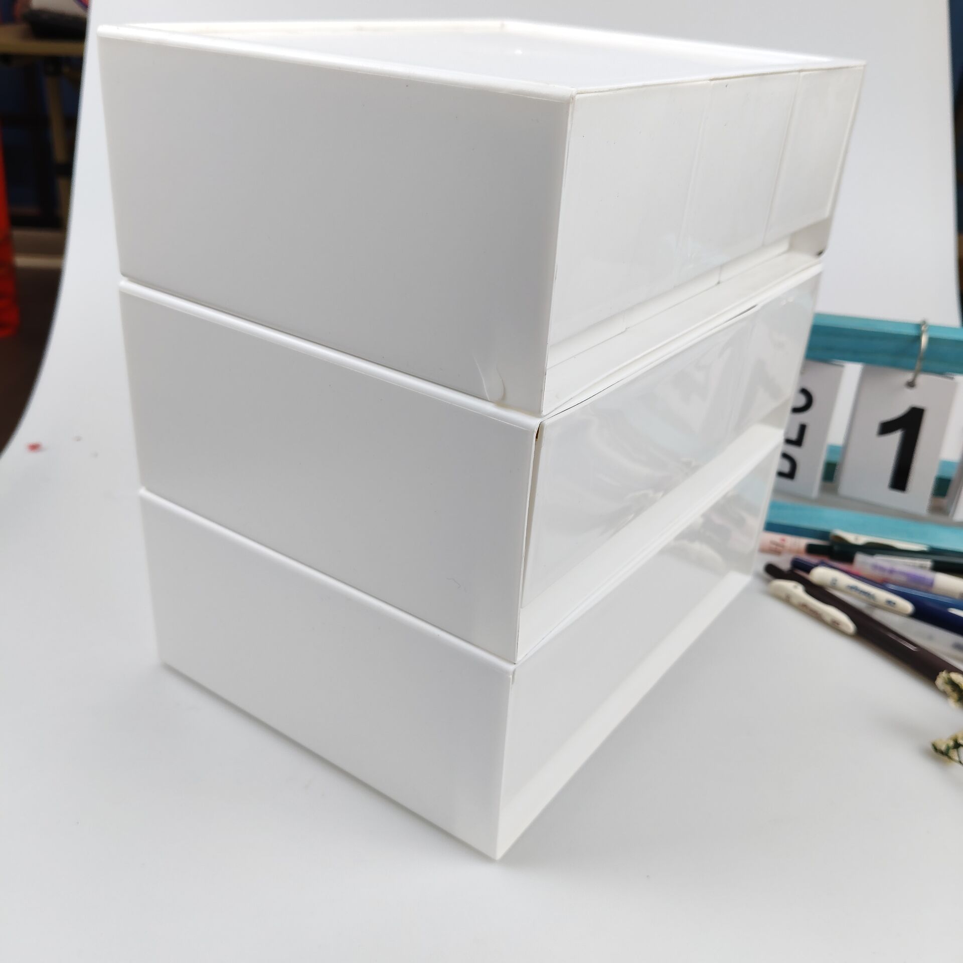 Pudełko do przechowywania na b – Desk Setup Shelves recenzja i cena